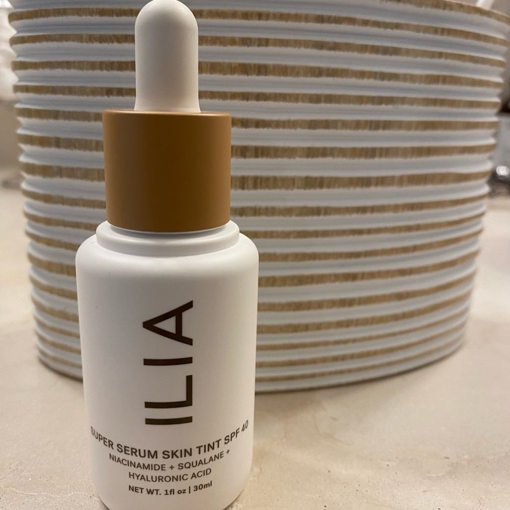 ILIA super skin tint broad spectrum SPF 40 sunscreen